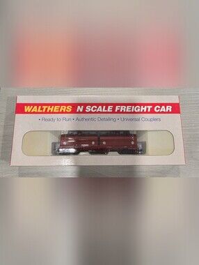Walthers N Scale Chicago & Northwestern Ballast Hopper